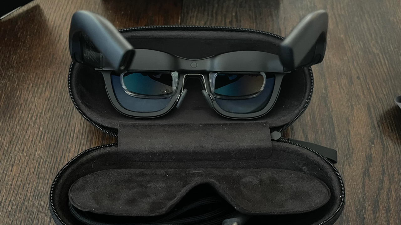 What Benefits Can R/Xreal Beam Offer When Combined With Regular Monitors?